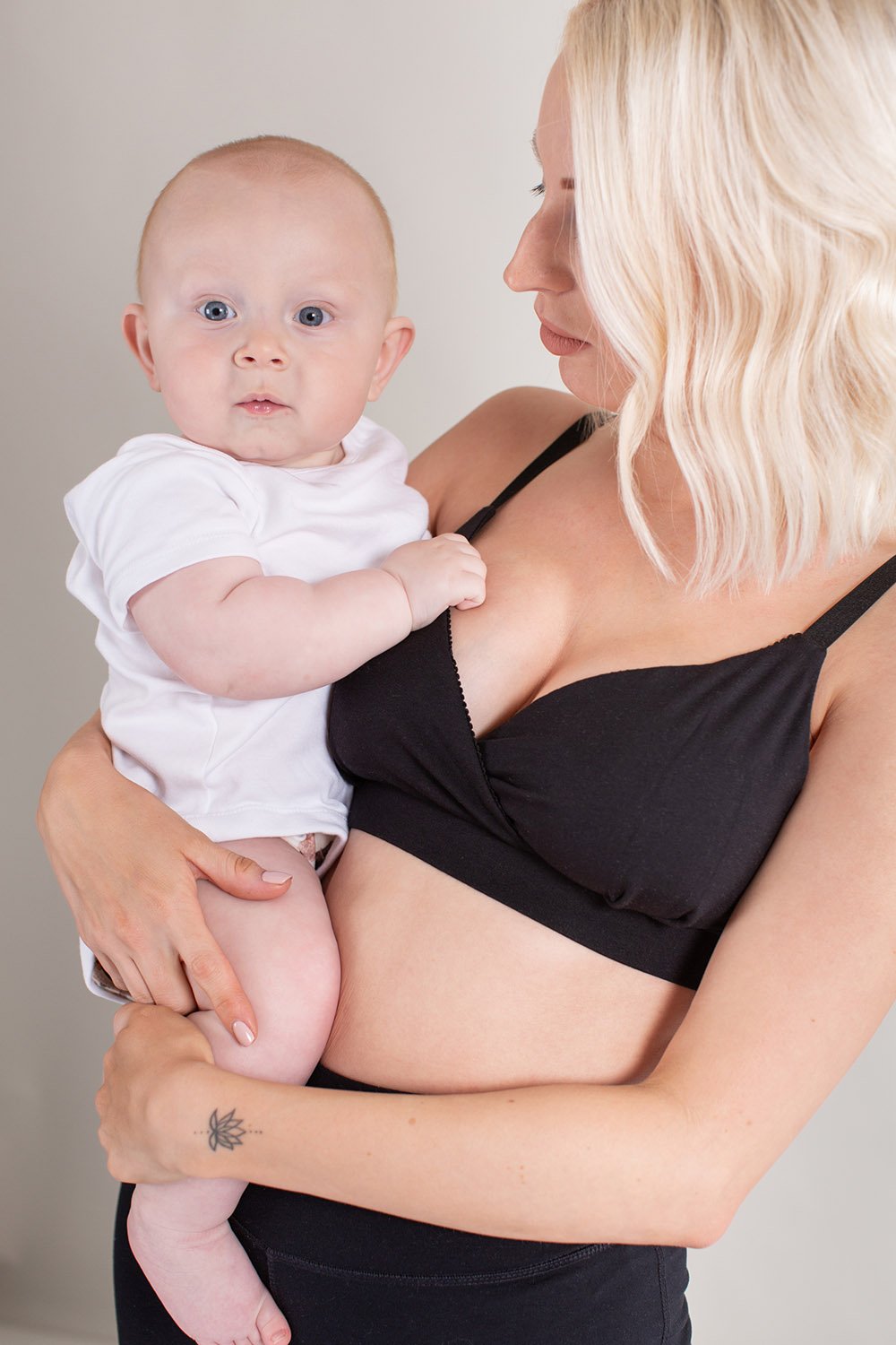 Breastfeeding & Maternity Bra in Black